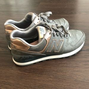 Women’s New Balance 574 gray & rose gold